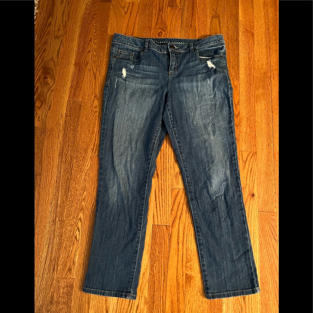LC LAUREN CONRAD LOW RISE BOYFRIEND JEANS.  Size 12